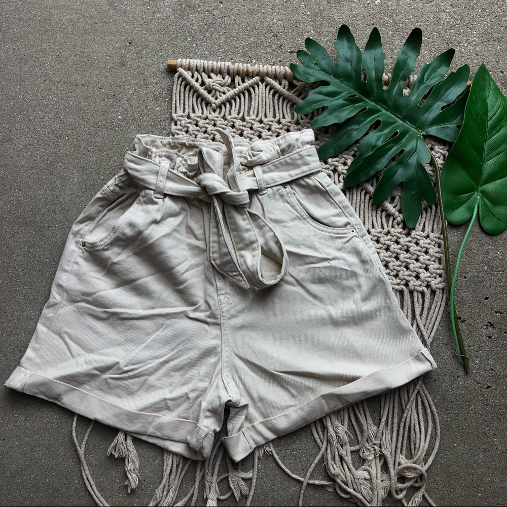 New H&M Tan High Waist Shorts Size 4